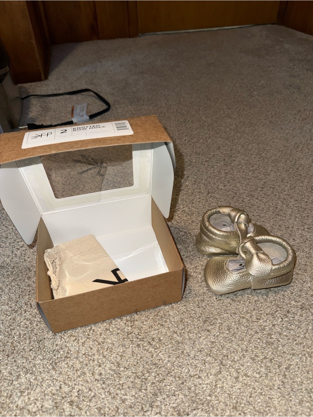 Freshly Picked Knotted Bow Moccasins Leather Baby Shoes Platinum Size 2